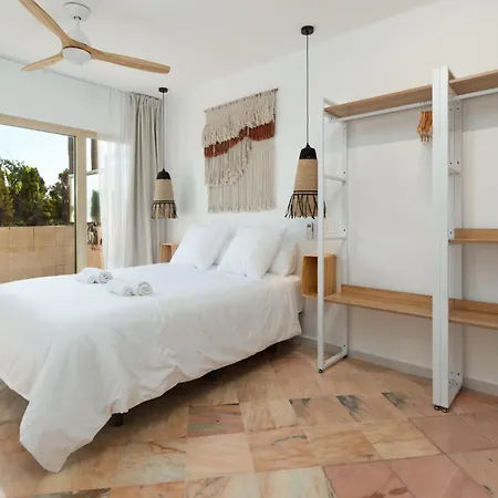 The Beachfront Gem Apartment *