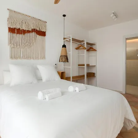 The Beachfront Gem * Marbellac