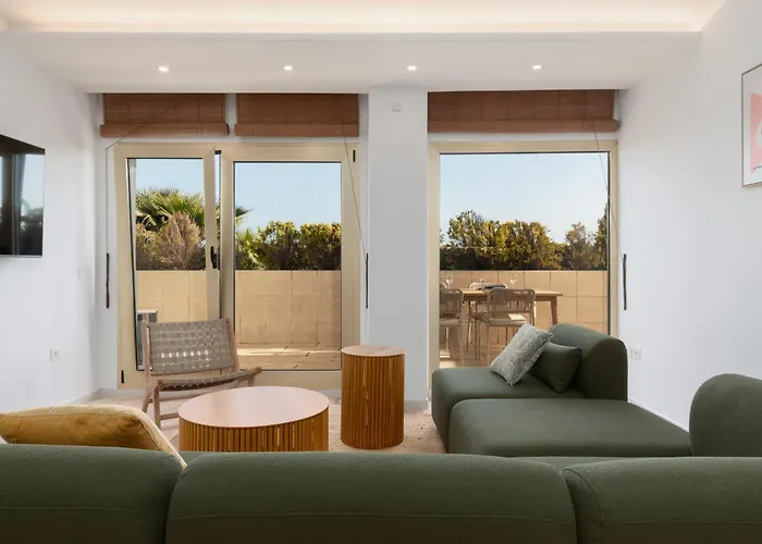 Apartment The Beachfront Gem *